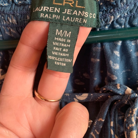 Short sleeve top with elastic waist - Picture 2 of 3